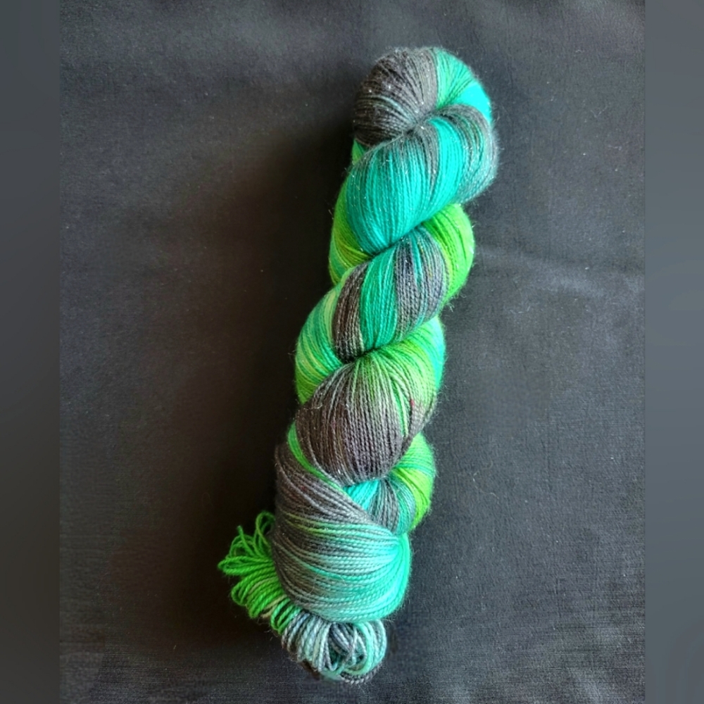 Large 137g Gorgeous Sparkly Merino Yarn Skien